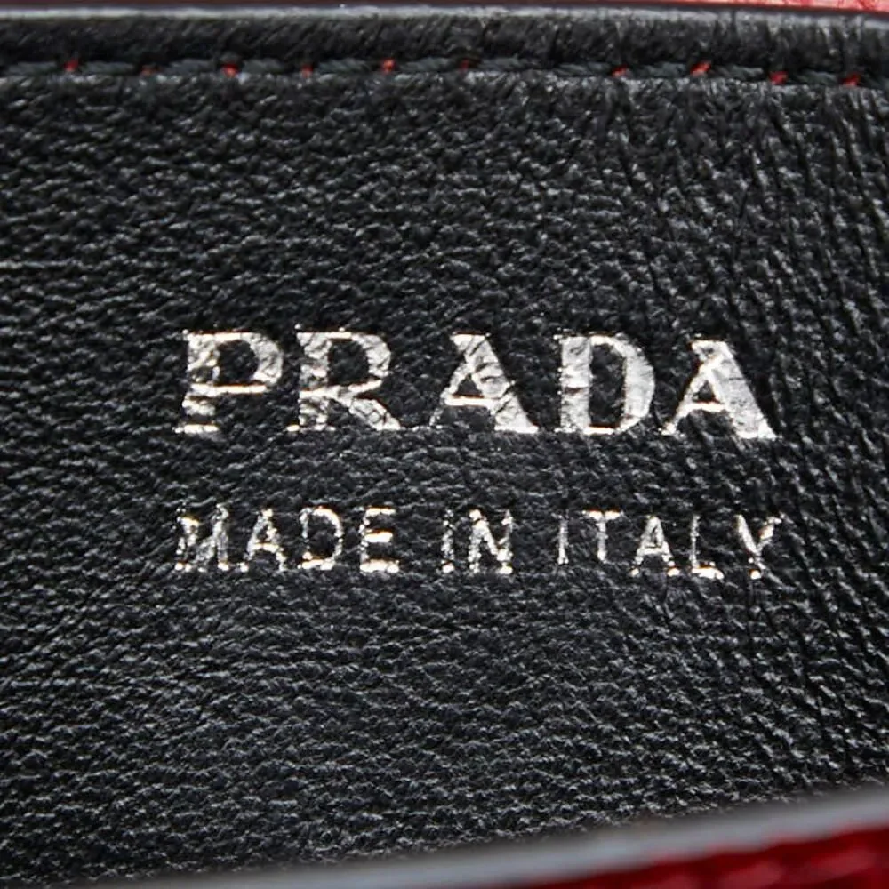 Prada delivery duty